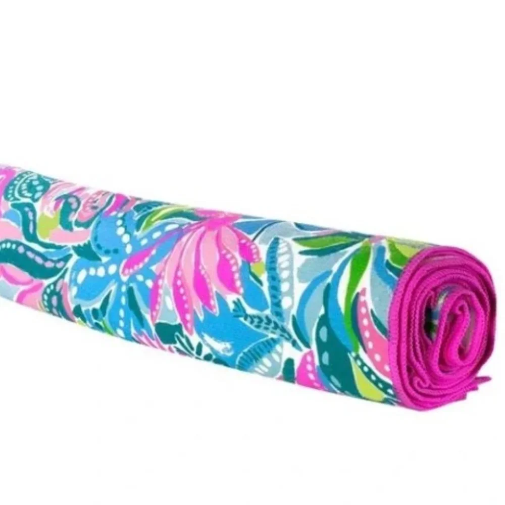 LILLY PULITZER LOUNGE TOWEL - NWT